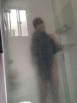 Latinos 2001 online show from 1, 12, 2025