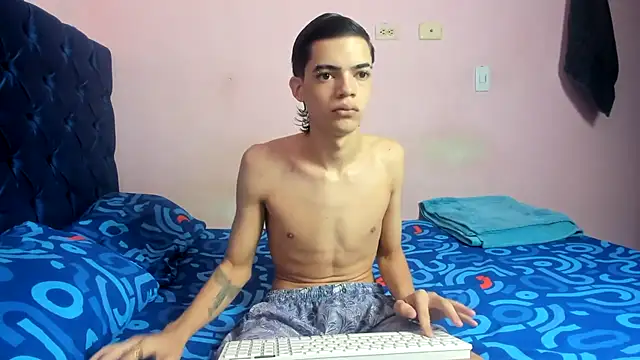 Latinos 2001 online show from 9, 2, 2026