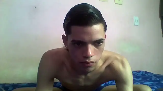 Latinos 2001 online show from 1, 4, 2026