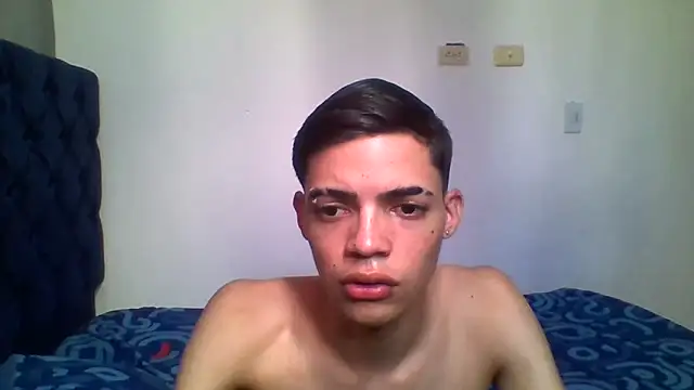 Snapshot of Latinos_2001 chatting on 24, 4, 2026 Latinos 2001 online show from 24, 4, 2026