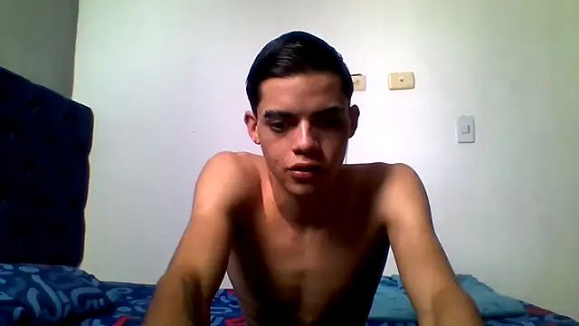Snapshot of Latinos_2001 chatting on 27, 5, 2026 Latinos 2001 online show from 27, 5, 2026