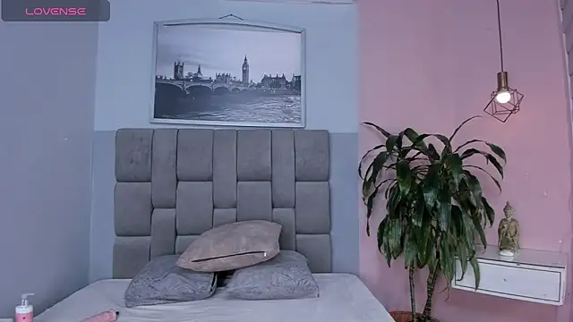 janna lopez  online show from 26, 10, 2025