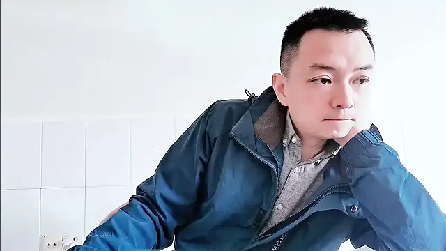 Snapshot of swg176 chatting on 23, 10, 2025 swg176 online show from 23, 10, 2025