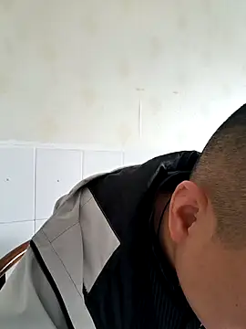 Snapshot of swg176 chatting on 12, 11, 2025 swg176 online show from 12, 11, 2025