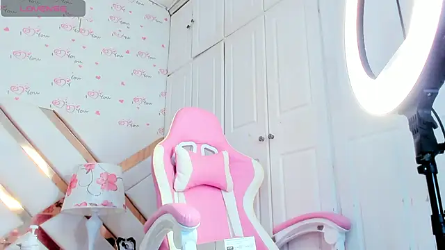 NoaBrowm online show from 30, 1, 2025