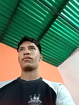 Snapshot of matteo_rivas chatting on 15, 1, 2025 matteo rivas online show from 15, 1, 2025