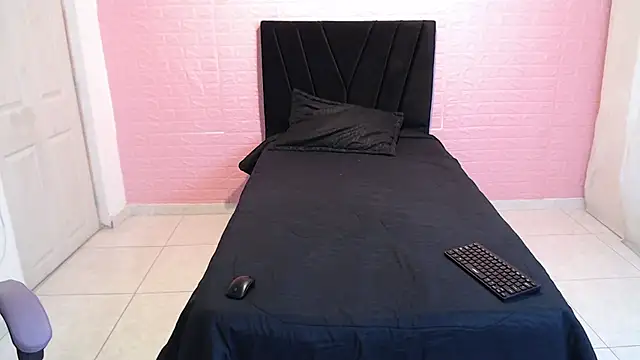 Snapshot of DULCE1609 chatting on 18, 12, 2025 DULCE1609 online show from 18, 12, 2025