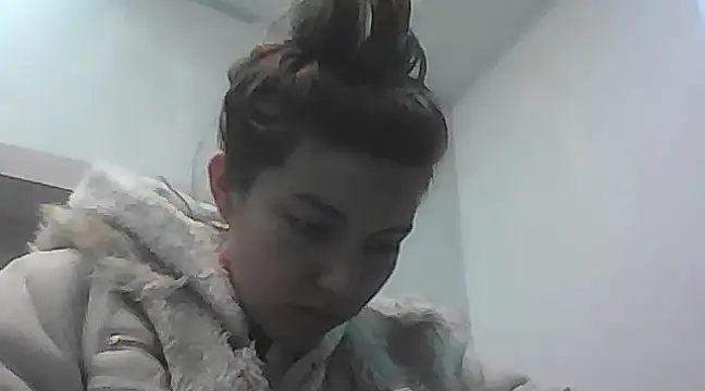 VittoriaTaylor online show from 9, 3, 2025