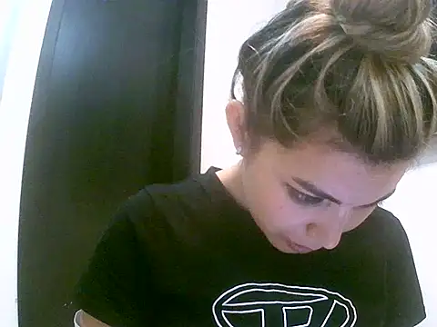 Snapshot of VittoriaTaylor chatting on 3, 4, 2026 VittoriaTaylor online show from 3, 4, 2026