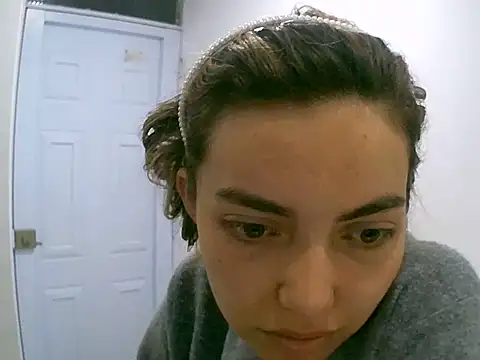 VittoriaTaylor online show from 8, 6, 2026