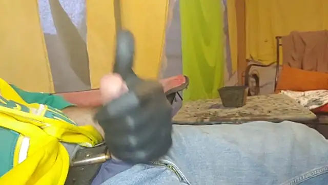 Snapshot of bwcbeat83 chatting on 4, 3, 2026 bwcbeat83 online show from 4, 3, 2026