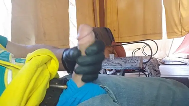 Snapshot of bwcbeat83 chatting on 17, 4, 2026 bwcbeat83 online show from 17, 4, 2026