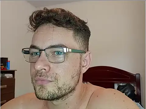 Snapshot of Dyllan__ chatting on 16, 4, 2026 Dyllan online show from 16, 4, 2026