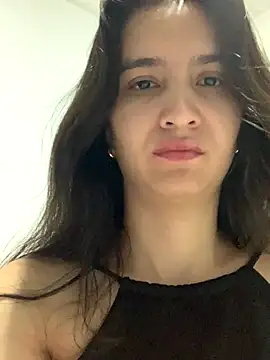 Bella still online show from 3, 12, 2025