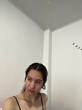 Snapshot of Bella_still chatting on 21, 4, 2026 Bella still online show from 21, 4, 2026