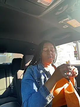 Snapshot of xoxoHotCoCo chatting on 10, 4, 2026 xoxoHotCoCo online show from 10, 4, 2026