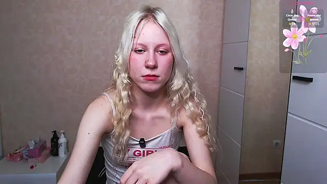 Snapshot of Mary_Kitty88 chatting on 5, 4, 2026 Mary Kitty88 online show from 5, 4, 2026