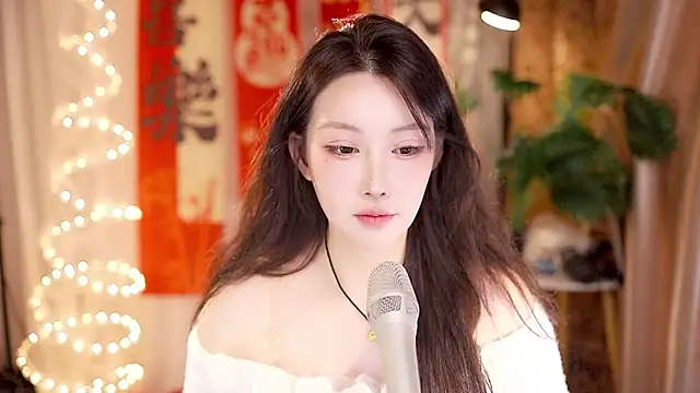 Snapshot of Dou-Dou-er chatting on 13, 2, 2025 Dou-Dou-er online show from 13, 2, 2025