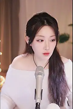 Snapshot of Dou-Dou-er chatting on 4, 3, 2025 Dou-Dou-er online show from 4, 3, 2025