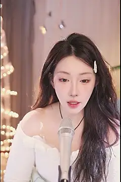 Snapshot of Dou-Dou-er chatting on 7, 3, 2025 Dou-Dou-er online show from 7, 3, 2025