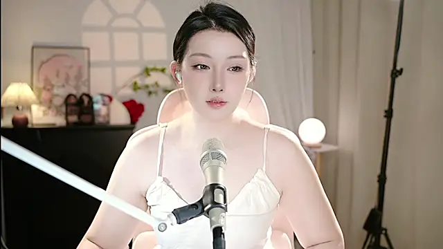 Snapshot of Dou-Dou-er chatting on 30, 9, 2025 Dou-Dou-er online show from 30, 9, 2025