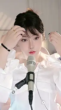 Dou-Dou-er online show from 23, 10, 2025