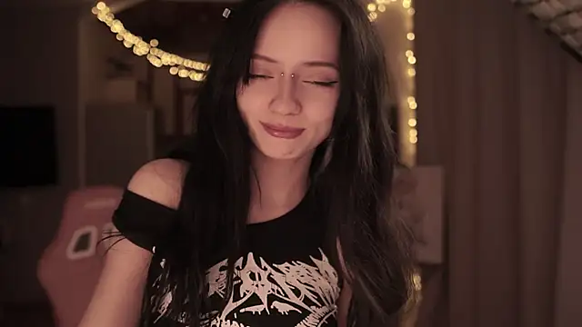 Snapshot of miuri_miy chatting on 20, 4, 2026 miuri miy online show from 20, 4, 2026