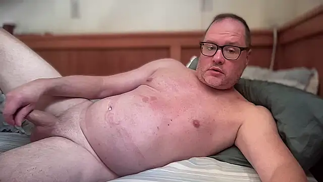 Snapshot of __DR3W__ chatting on 14, 3, 2025 DR3W online show from 14, 3, 2025