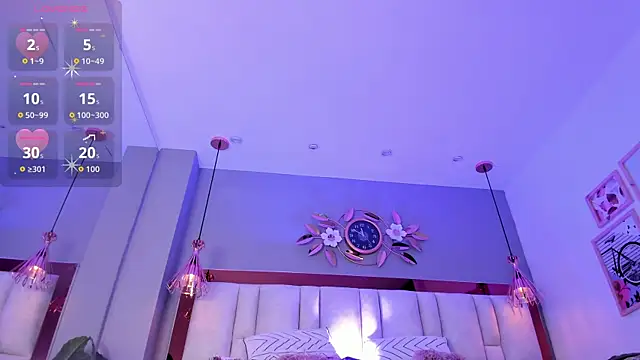 ArianaGolden online show from 24, 11, 2025