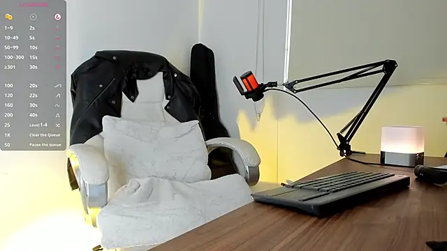 Snapshot of Fraannco chatting on 1, 3, 2025 Fraannco online show from 1, 3, 2025