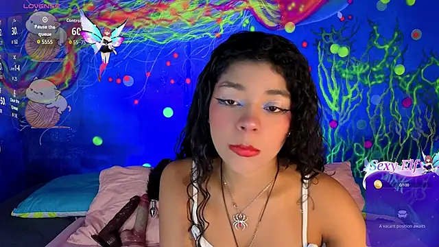 lucie petite online show from 5, 3, 2026