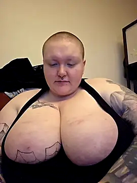 Snapshot of CorgiGodez98 chatting on 9, 4, 2026 CorgiGodez98 online show from 9, 4, 2026