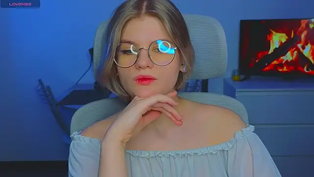 Snapshot of _JessieVibes chatting on 5, 2, 2025 JessieVibes online show from 5, 2, 2025
