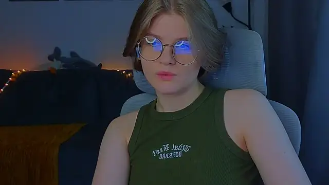 Snapshot of _JessieVibes chatting on 24, 10, 2025 JessieVibes online show from 24, 10, 2025