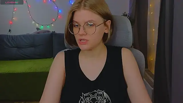 Snapshot of _JessieVibes chatting on 19, 11, 2025 JessieVibes online show from 19, 11, 2025