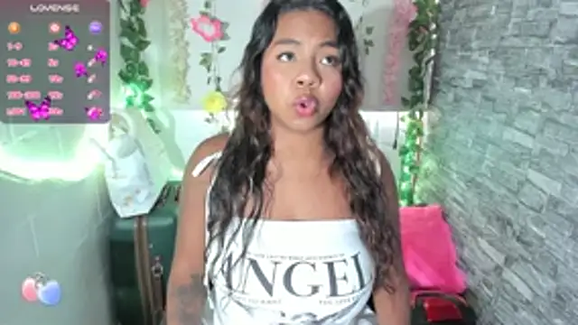 naty jhonsom  online show from 4, 12, 2025