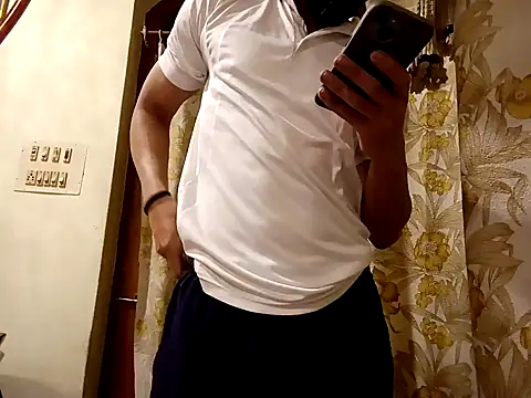 Snapshot of hot_hunk_boy chatting on 2, 2, 2025 hot hunk boy online show from 2, 2, 2025