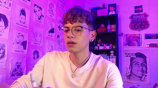 Snapshot of Mickey_Magic chatting on 2, 2, 2025 Mickey Magic online show from 2, 2, 2025