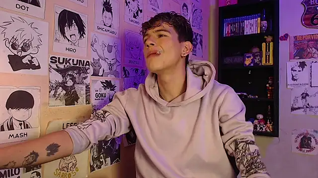 Snapshot of Mickey_Magic chatting on 2, 3, 2025 Mickey Magic online show from 2, 3, 2025