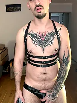 Snapshot of AssHunter4k chatting on 7, 1, 2026 AssHunter4k online show from 7, 1, 2026