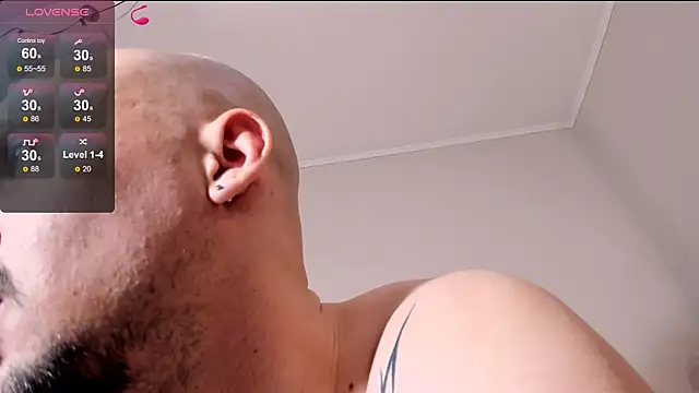 Snapshot of AssHunter4k chatting on 16, 4, 2026 AssHunter4k online show from 16, 4, 2026