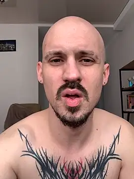 Snapshot of AssHunter4k chatting on 23, 4, 2026 AssHunter4k online show from 23, 4, 2026