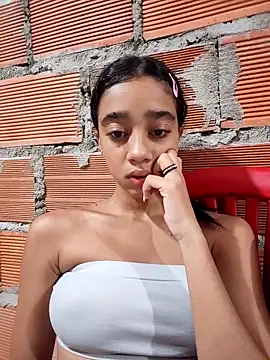 Zoe Sweett18 online show from 4, 11, 2025