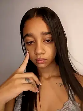 Snapshot of Zoe_Sweett18 chatting on 18, 4, 2026 Zoe Sweett18 online show from 18, 4, 2026