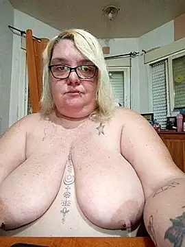 diosacurvy1984 online show from 17, 4, 2026