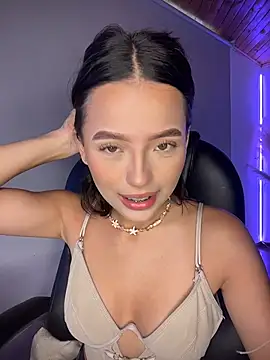 Snapshot of Sofia18_pinkk chatting on 26, 3, 2026 Sofia18 pinkk online show from 26, 3, 2026