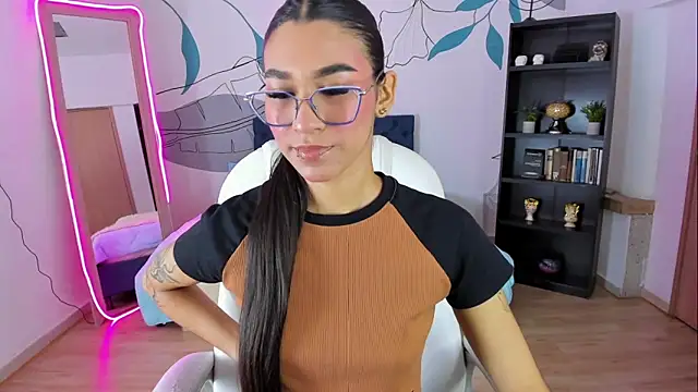 Snapshot of Dana_Paula chatting on 22, 12, 2025 Dana Paula online show from 22, 12, 2025