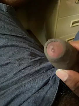 Snapshot of shehannilu chatting on 16, 2, 2025 shehannilu online show from 16, 2, 2025