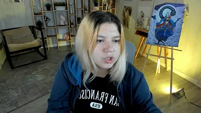 Snapshot of DiaAngell chatting on 10, 9, 2025 DiaAngell online show from 10, 9, 2025