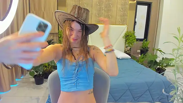 SusannJohnson online show from 15, 12, 2025